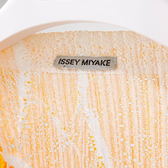 Issey Miyake Pleated Mesh Orange Jacket - Picture 6 of 8
